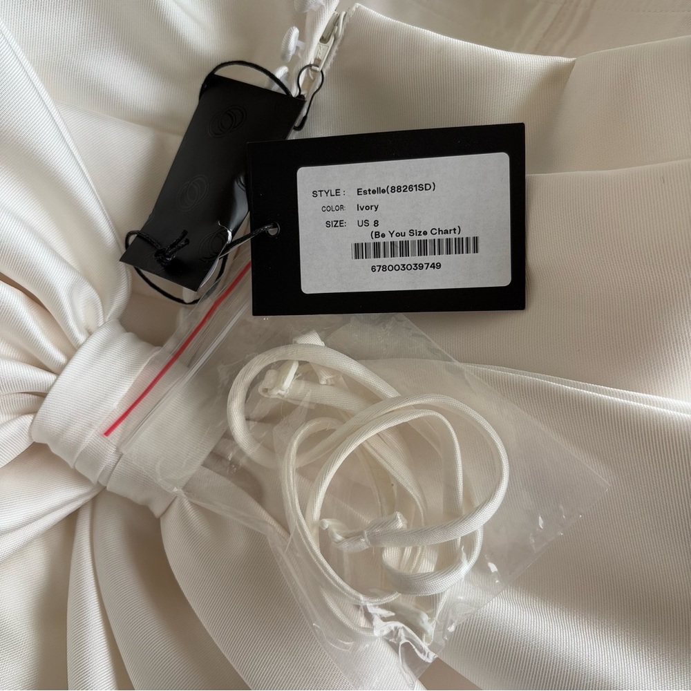 Justin Alexander Estelle Wedding Dress - Picture 5 of 16